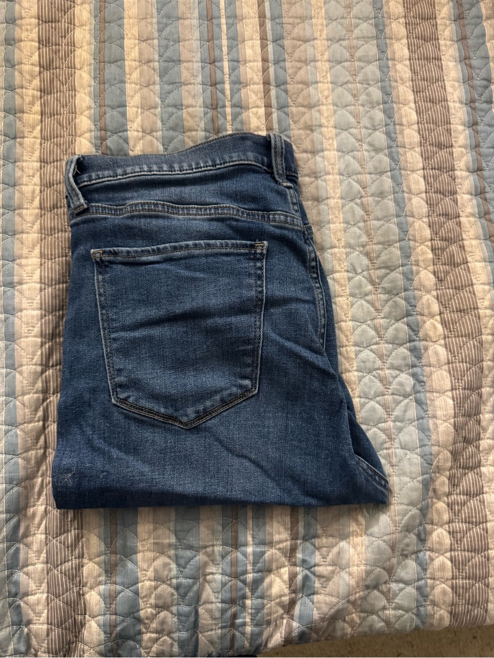 Lucky Brand Skinny Jeans in Dark Blue Wash
